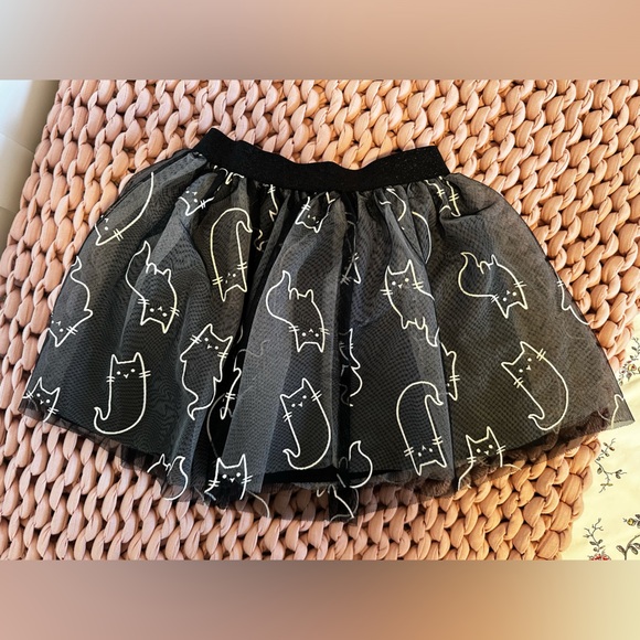 3 different kind of Girls tutus size 6. Excellent condition like new. - Picture 2 of 12